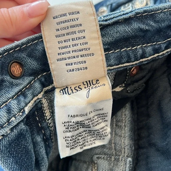 Miss Me Signature-Rise Boot Cut Jeans - Picture 13 of 14